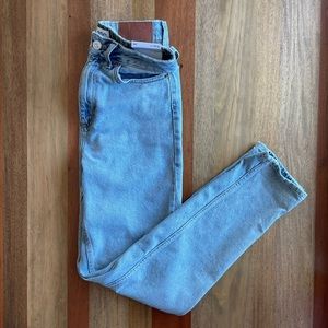 NWT BDG Urban Outfitters Mom jean women’s size 27 waist 32 length high waisted